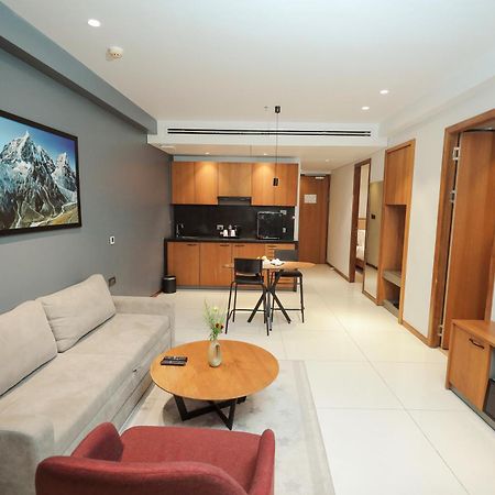 Hotel The World Surat Esterno foto