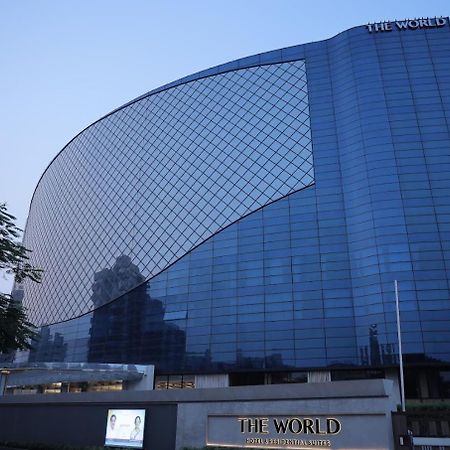 Hotel The World Surat Esterno foto