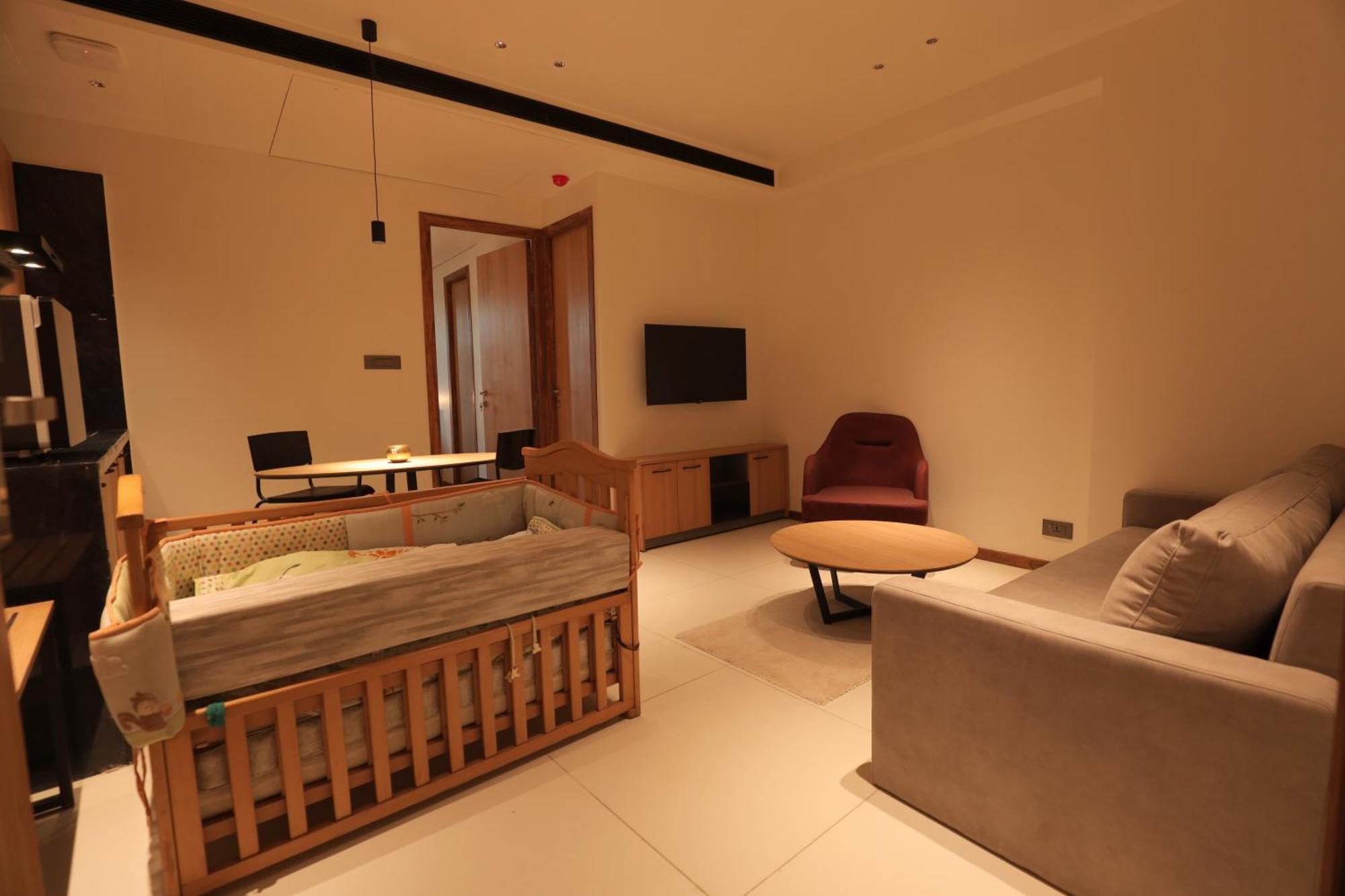 Hotel The World Surat Esterno foto