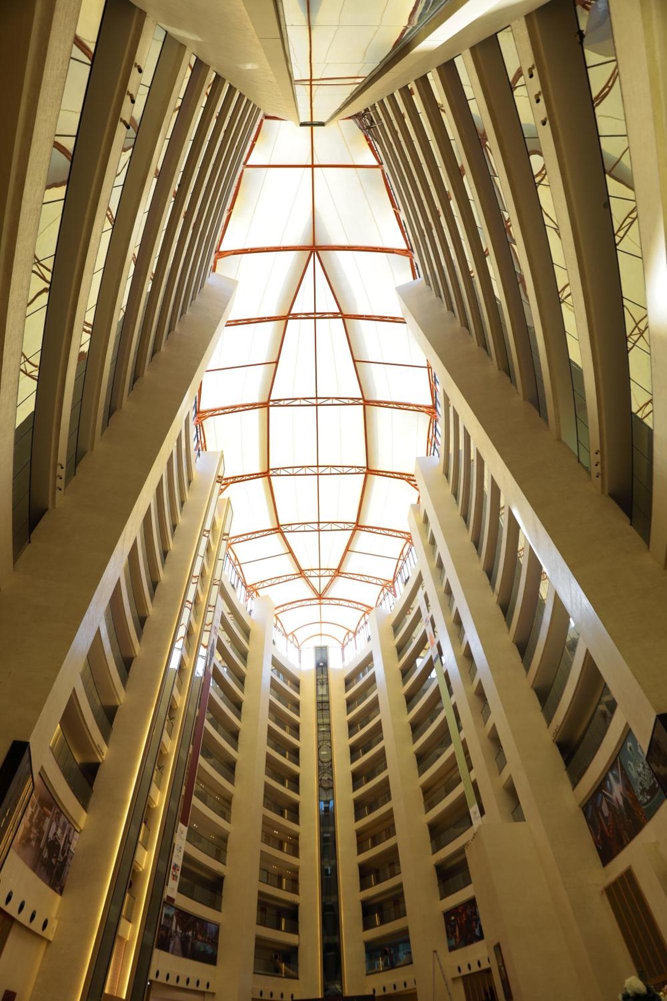 Hotel The World Surat Esterno foto