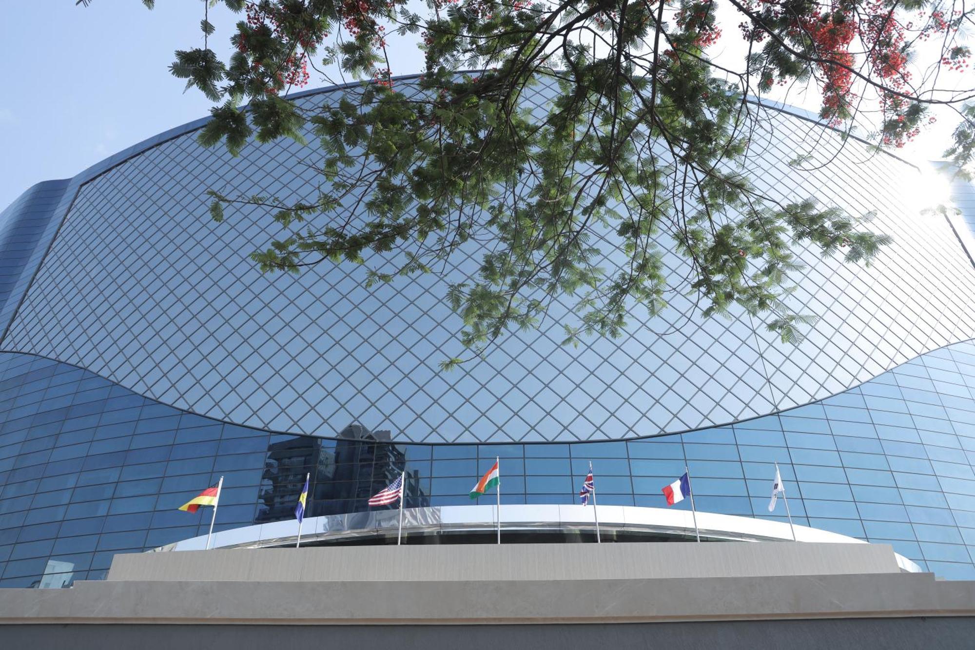 Hotel The World Surat Esterno foto