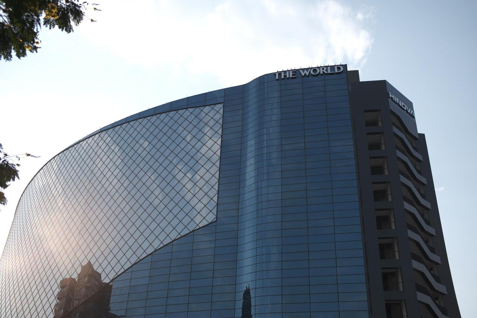 Hotel The World Surat Esterno foto
